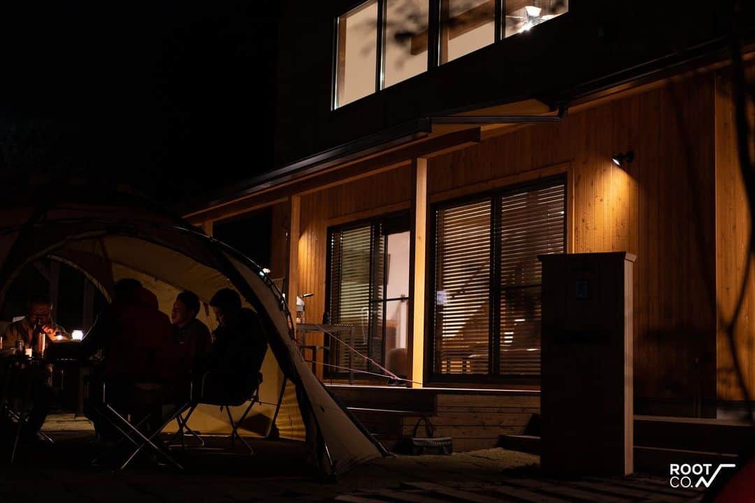 ROOT CO. Designed in HAKONE.さんのインスタグラム写真 - (ROOT CO. Designed in HAKONE.Instagram)「. Camping at office.  #root_co #rootco #outdoor #outdoors #camp #camping」4月12日 18時09分 - root_co_official