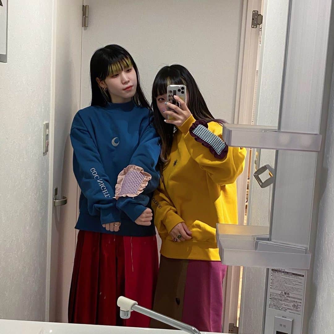 相羽瑠奈さんのインスタグラム写真 - (相羽瑠奈Instagram)「🌙😴💙🌞 別のMTGのとき、のりちゃんと一緒に ピロースウェット着た時の写真 👩🏻👩🏻💤 おそろいで着るのかわいい〰️👐」4月12日 18時12分 - rone.runa