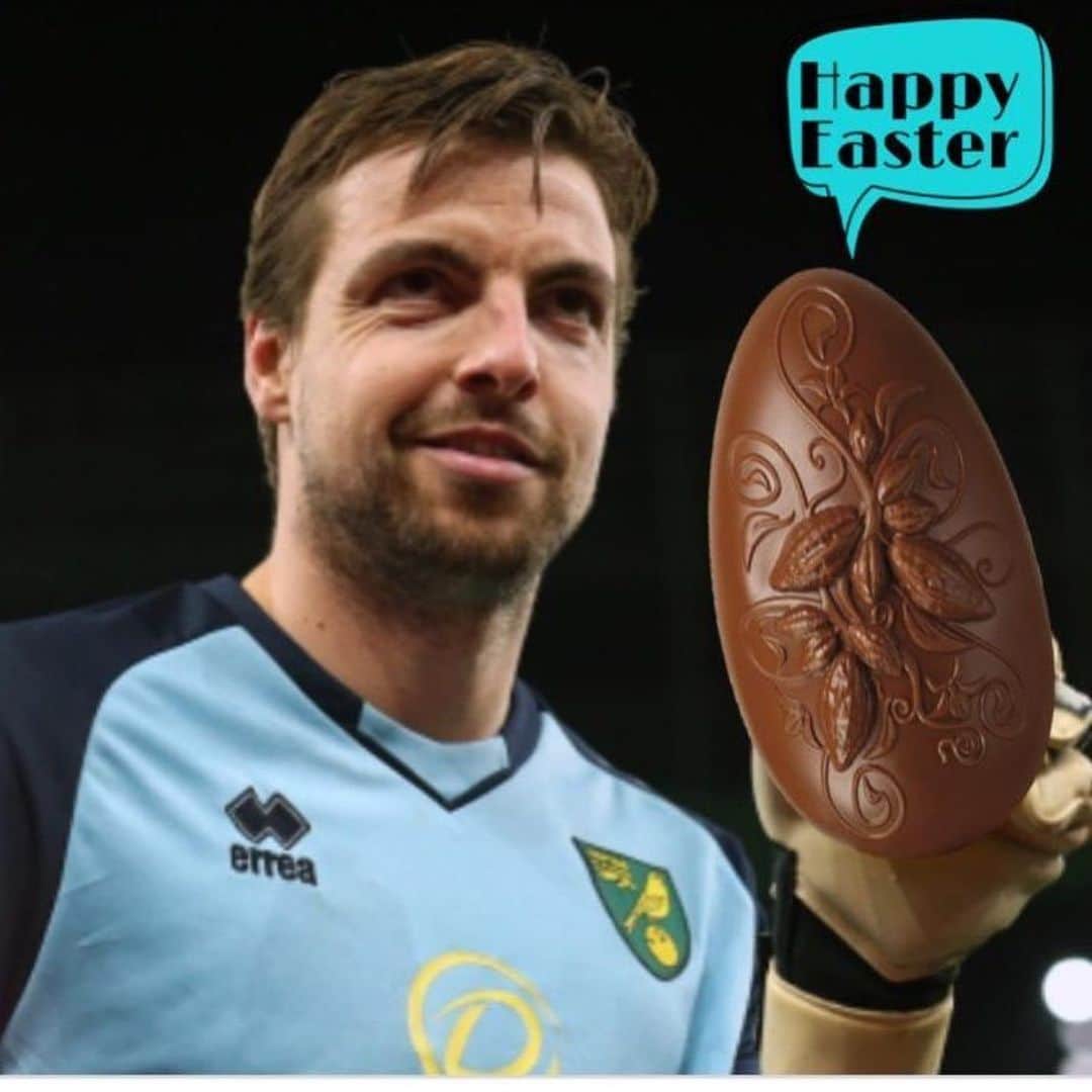 ティム・クルルのインスタグラム：「Happy Easter everyone.. Have a great day 🐣 #egghunt #easter」