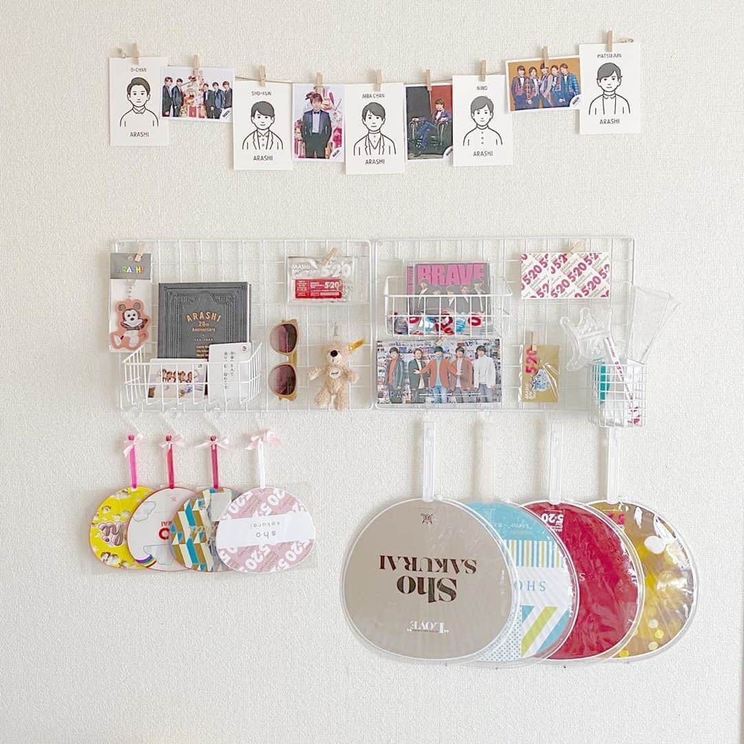 Patra Magazineさんのインスタグラム写真 Patra Magazineinstagram 4 12 可愛く推しグッズを収納する方法 推しのグッズは綺麗 オシャレに収納する時代 まだ 収納方法に困っている子は ワイヤーネット を使ってみて ワイヤーネットは100均