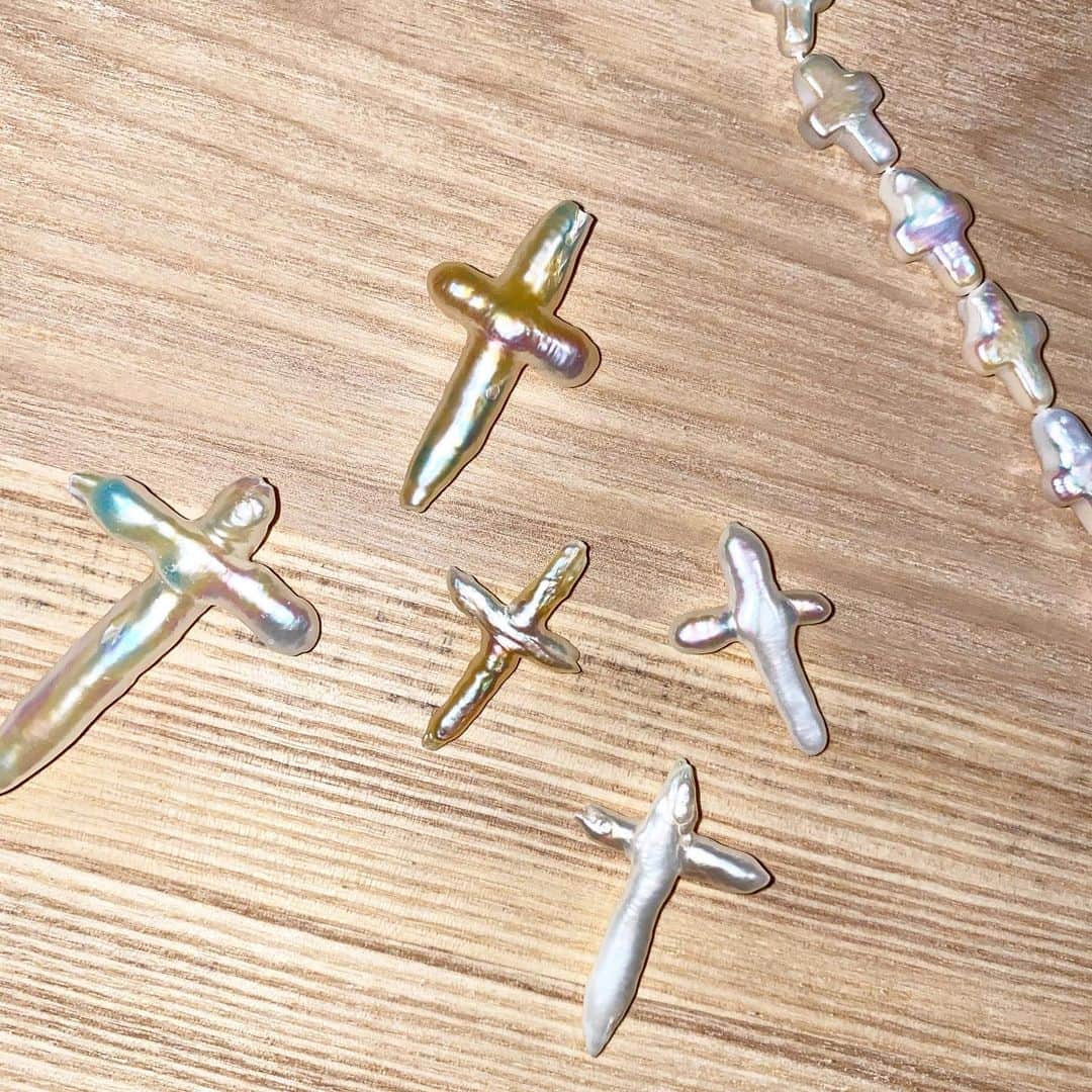 稲木ジョージのインスタグラム：「New charms idea for @milamorejewelry ?🥴 🐚」