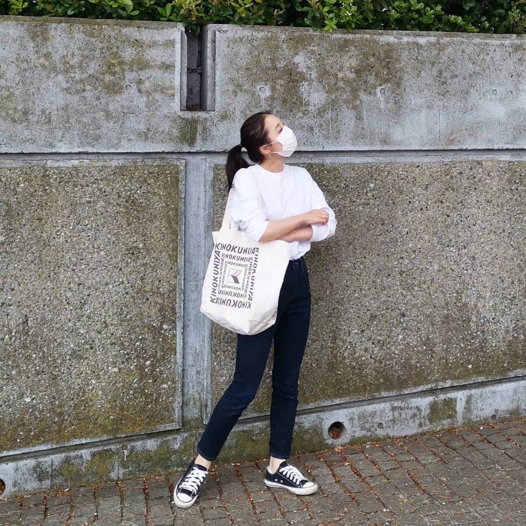 ayaka8880のインスタグラム：「. . 家族の健康だけを考えて、 一日一日を過ごす。 . 毎日が究極のシンプル生活💫 . . #メイキングザカット #ハマってます #アマゾンプライムビデオ #急なおすすめチャンネル」