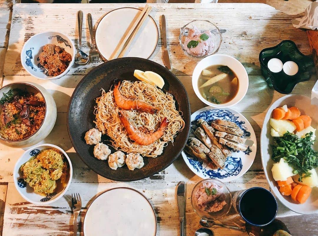 柳下毅一郎のインスタグラム：「アーバンイーツ！復活祭のディナー。ハルカママ、ご馳走様でした！」