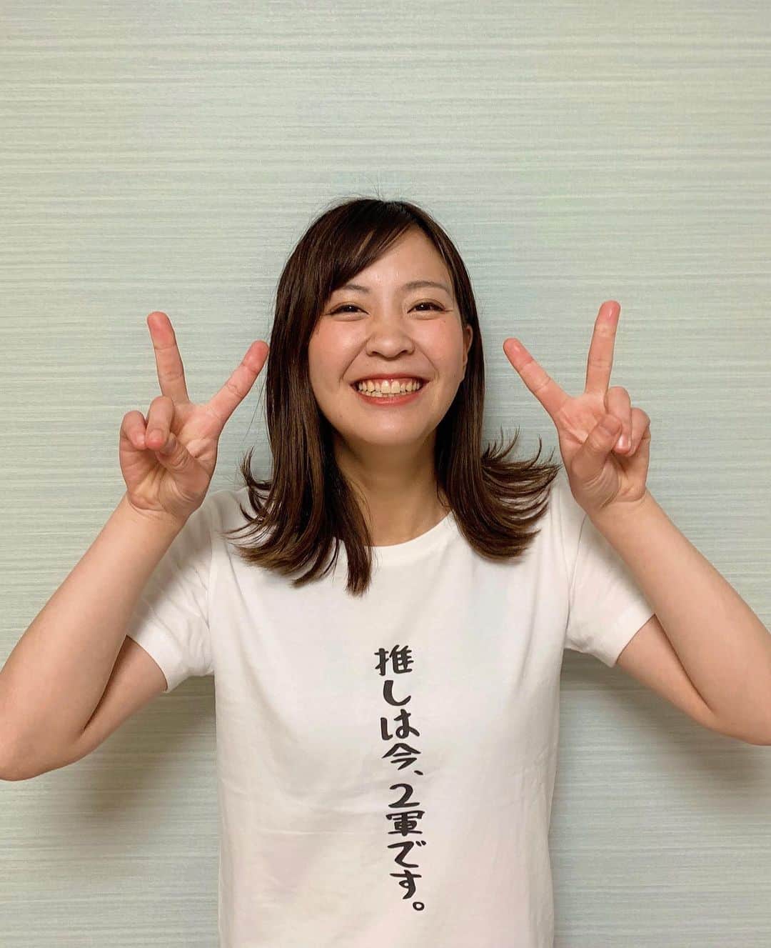 上杉あずさのインスタグラム：「. 【推しは今､２軍です｡】Tシャツ👕 届きました〜😍😍初めて見た時、こりゃ買わないかんと思ったタマスタ族です🙋🏼‍♀️今年も若鷹全力応援中〜！コロナ終息したらこれ着てタマスタへ行こう！ @baseball_lovers_clothing  #推しは今コーチです #推しは今3軍です #推しは今ブルペン捕手です #右内腹斜筋損傷 #推しが週刊誌に撃たれました #推しはリハビリ組 #支配下全力応援中 #いろいろ萌えワード満載です #みんなでコレクションしよう #sbhawks #fukuoka #softbankhawks #npb #baseball #lovers #fan #favorites #item #recommended #goods」