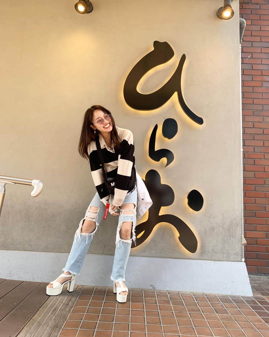 片原恵麻さんのインスタグラム写真 - (片原恵麻Instagram)「もう既になつかしい）Oo｡.（´-`） また旅行行けるようになったら福岡すぐにでも行きたいなぁ💭 もえぴに撮ってもらう写真は爆笑してるのばっかり📷 . . . #過去pic#福岡#福岡グルメ#福岡旅行#博多#博多グルメ#博多旅行#女子旅#博多ランチ#ひらお#天麩羅処ひらお#私服#gyda#emoda#ラガーシャツ」4月12日 20時10分 - emma_katahara