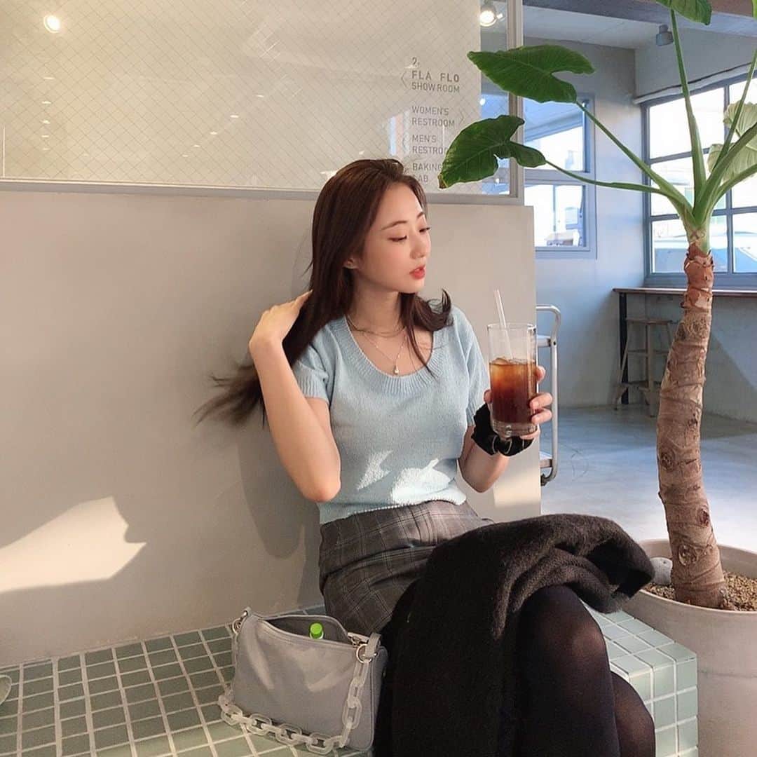 ギョンリ さんのインスタグラム写真 - (ギョンリ Instagram)「보고싶어 다들⭐️ 🦋」4月12日 20時07分 - gyeongree