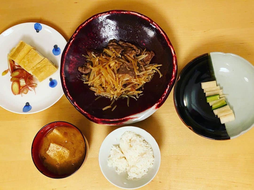 ただすけのインスタグラム：「一汁三菜達成。 ステレオ接続出来たので、ご飯食べたらちょっぴりだけどツイキャスやろうと思います。 22:00頃から2〜30分位かな。」