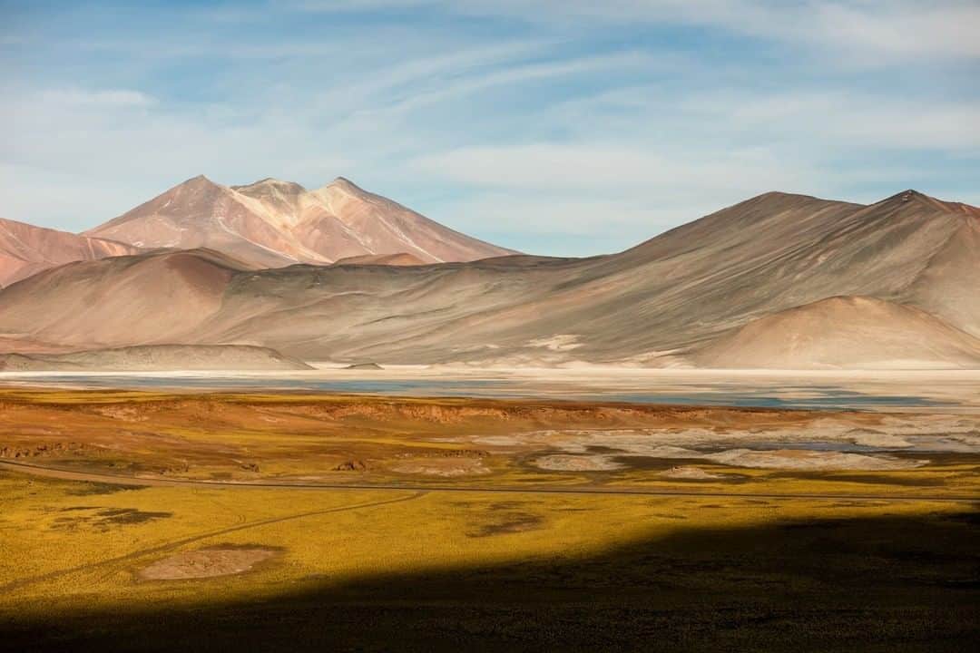 National Geographic Travelさんのインスタグラム写真 - (National Geographic TravelInstagram)「Photo by @robert_ormerod | The mixed shades of the hills and plains of Chile's Atacama Desert, one of the driest places on Earth.」4月12日 21時07分 - natgeotravel