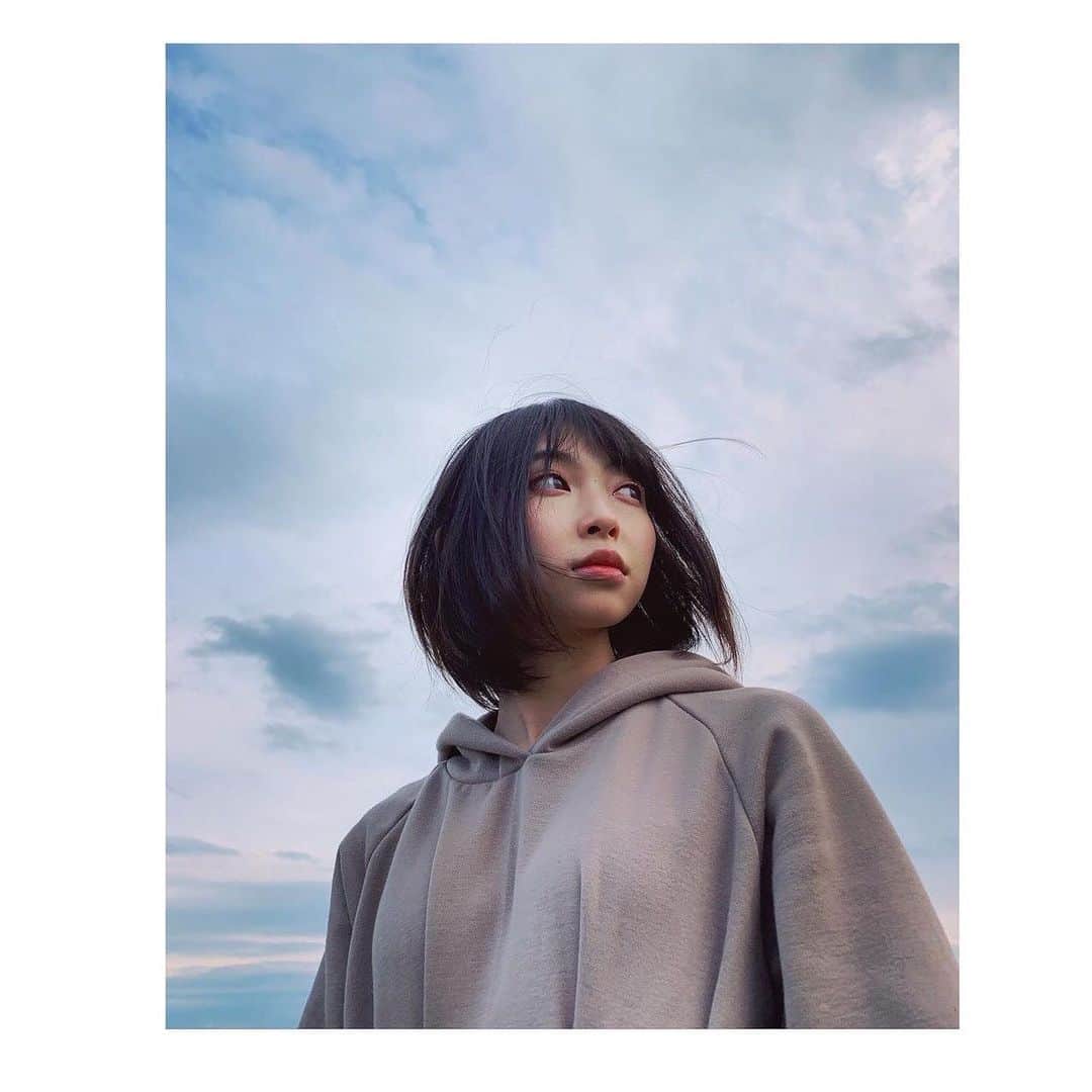 辻野かなみさんのインスタグラム写真 - (辻野かなみInstagram)「❤︎﻿ ﻿ 👗#かなみしふく﻿ ﻿ ﻿ 最近、ラフな格好ばかりしてる😊﻿ ﻿  ワンピースパーカー #DHOLIC ﻿ ﻿ 動きやすくて、すき💟﻿ ﻿ ﻿ たまには、外の空気も吸わないとね！﻿ くまのお散歩で運動！﻿ そして、恋のシェイプアップ♡も踊ってるよ😆﻿ ﻿ ﻿ #instagood #instalike #followme」4月12日 21時09分 - kanami_tsujino_official