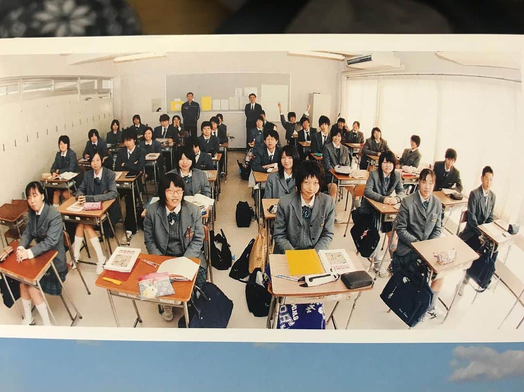 おにさん（ポケットウィズ）のインスタグラム：「昭和懐かしいと思って卒アル開いたら高校生特有のイキったポーズで写真撮ってる自分と出会ってしまった、インスタで昇華してあげよう  #youtuber #ソフトテニス」