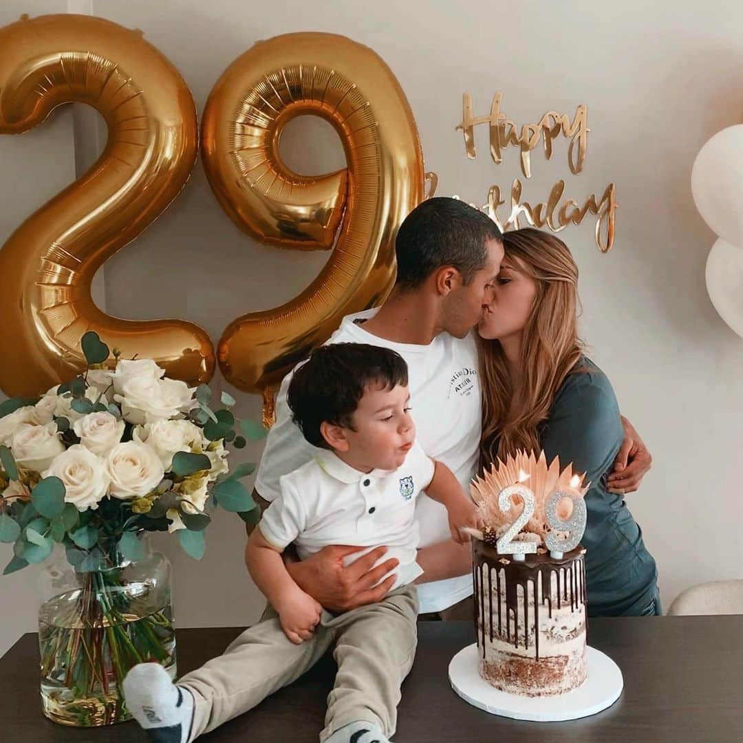 のインスタグラム：「There’s no better way to have a Birthday! 🥳🎂Thanks all for your messages and hope that you enjoy every moment.」