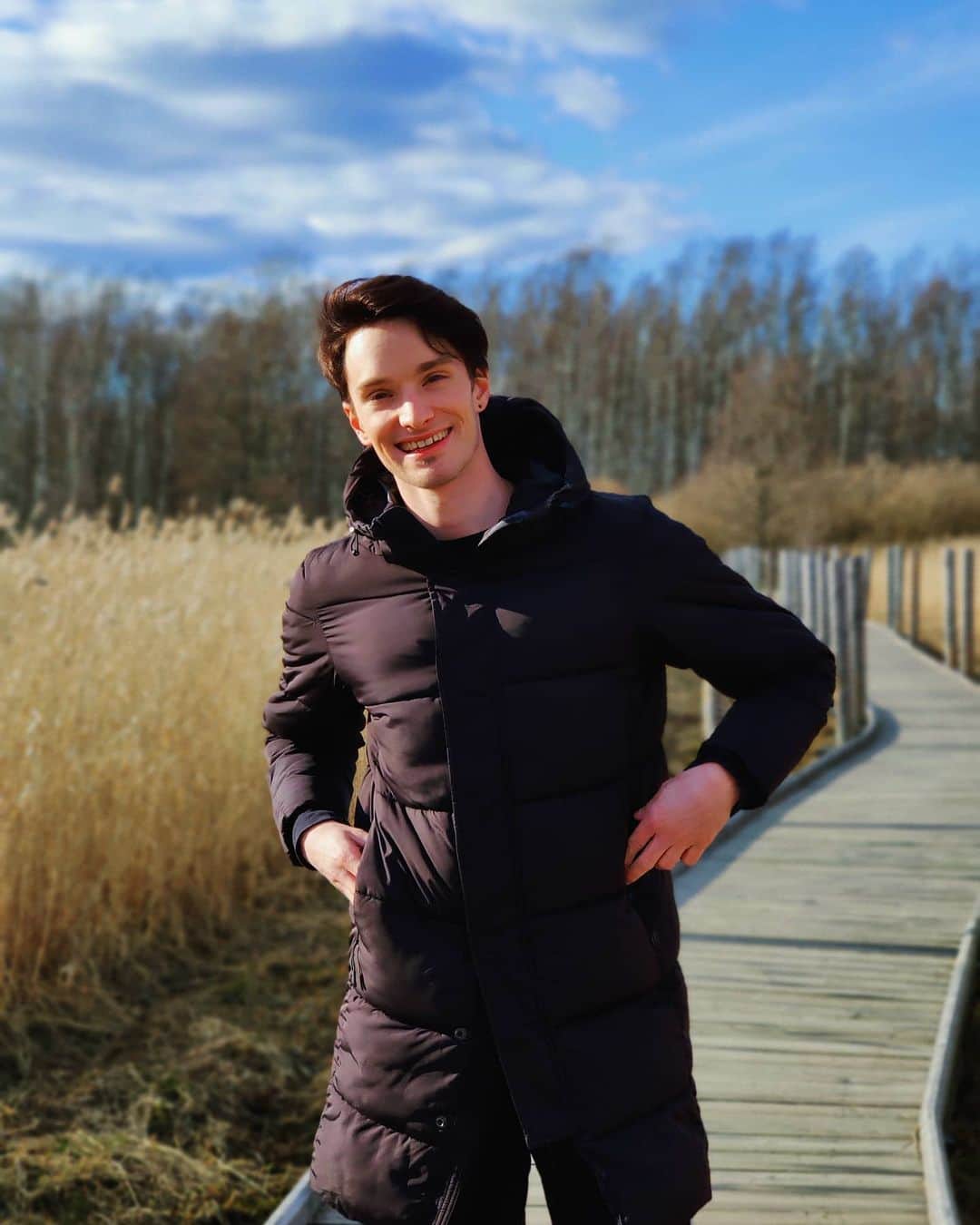 Jussiville JV Partanenのインスタグラム：「Easter walk 🌞 still alive and kicking! Stay healthy everyone! ~~ #lammassaari #easter #sunny #nature #walk #oneplus7 #icedance #athlete #pullandbear #helsinki #finland #underthedome #quarantinelife #quarantine 📷@arinaklino」