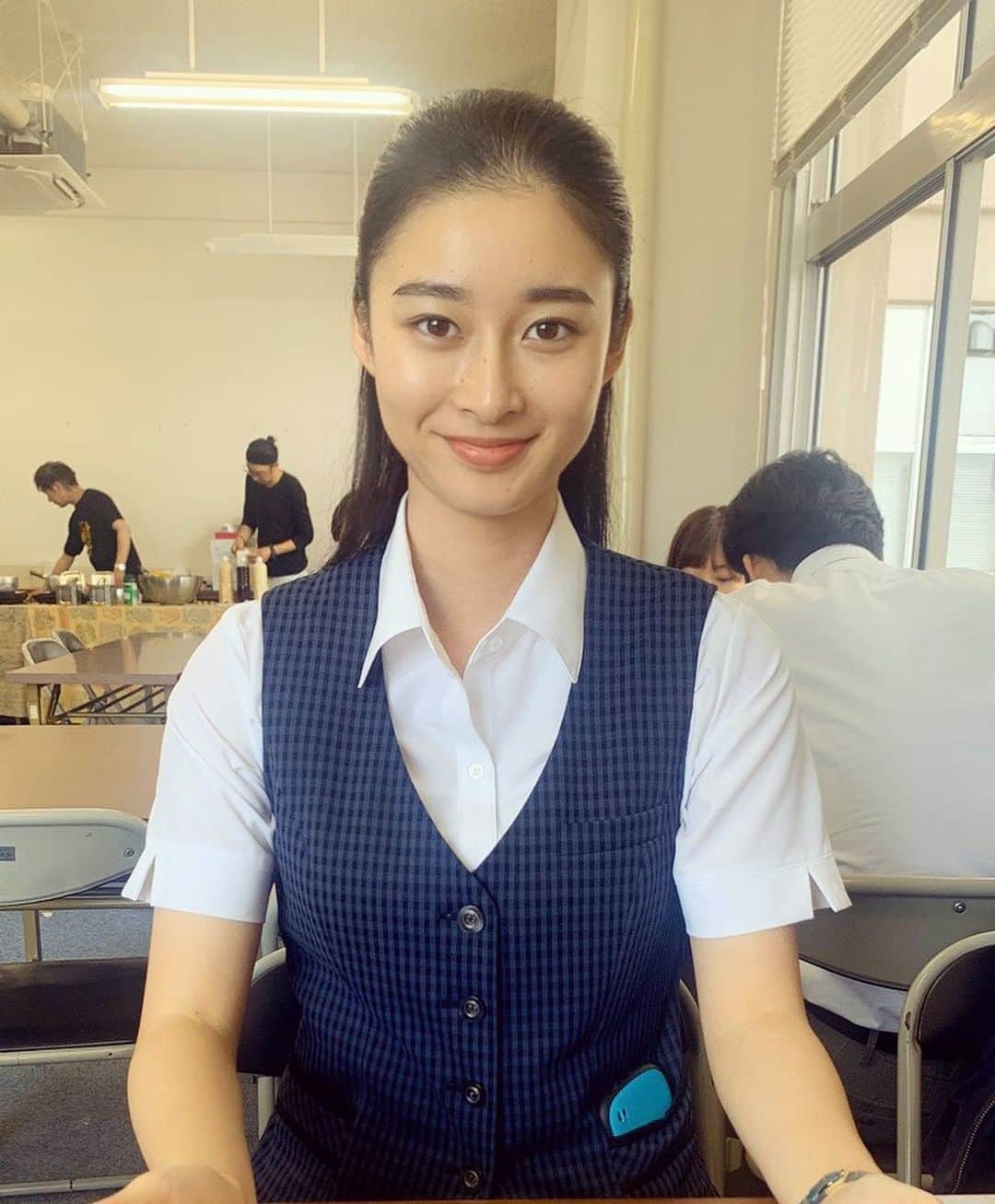 西山なずなのインスタグラム：「. NHK ドラマ10「これは経費で落ちません！」のアンコール放送が またまた決定しました👏 去年の夏でしたね〜懐かしいな〜 2枚目に詳細を載せています！  ぜひご覧くださーい❣️」