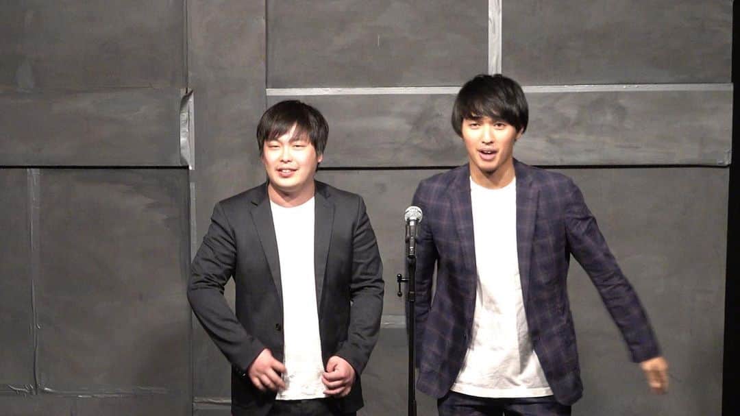 まなぶ（ステレオパンダ）のインスタグラム：「22時からコンビでインスタライブやりまーす！」