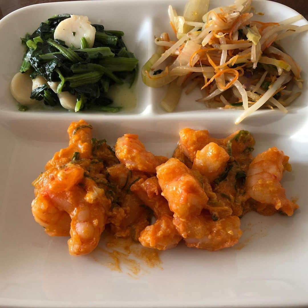 山出雄大さんのインスタグラム写真 - (山出雄大Instagram)「暇だもの。料理くらいするさ。  #ダークホース山出 #料理 #うちご飯 #家庭的アピール」4月12日 22時09分 - de_yama