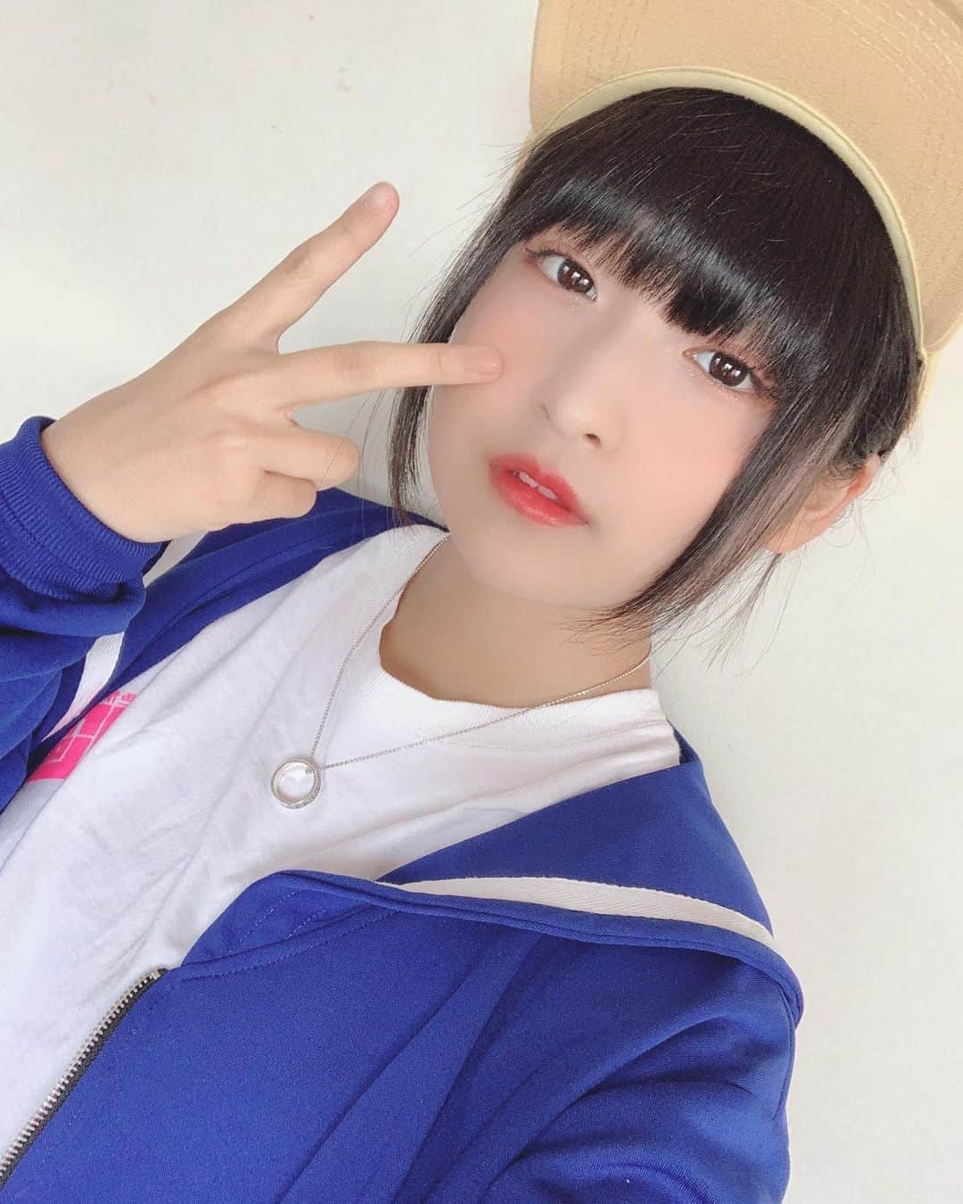 りりりのインスタグラム：「懐かしい衣装シリーズ⸜(* ॑꒳ ॑* )⸝⋆* 久しぶりに着た〜❕両方ともめっちゃ好きな衣装❕ ・ ・ #りりり #劣等上等 #レミングミング #踊ってみた #の時の衣装」
