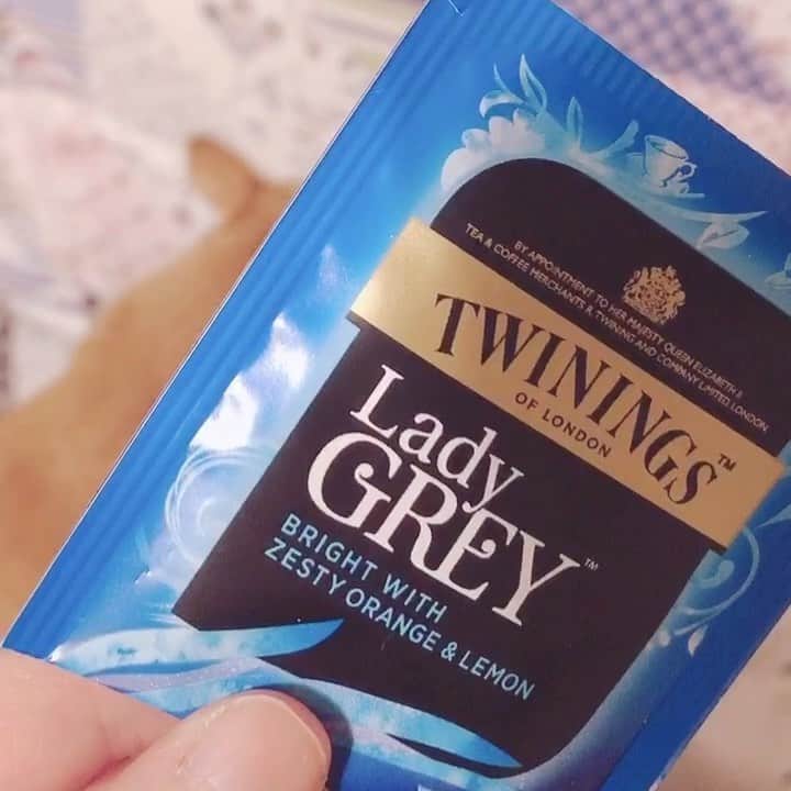 森永理科のインスタグラム：「＼(^ω^)／オチャ！  トワイニング　LADY GREY  #理科とお茶しよ #stayhome」