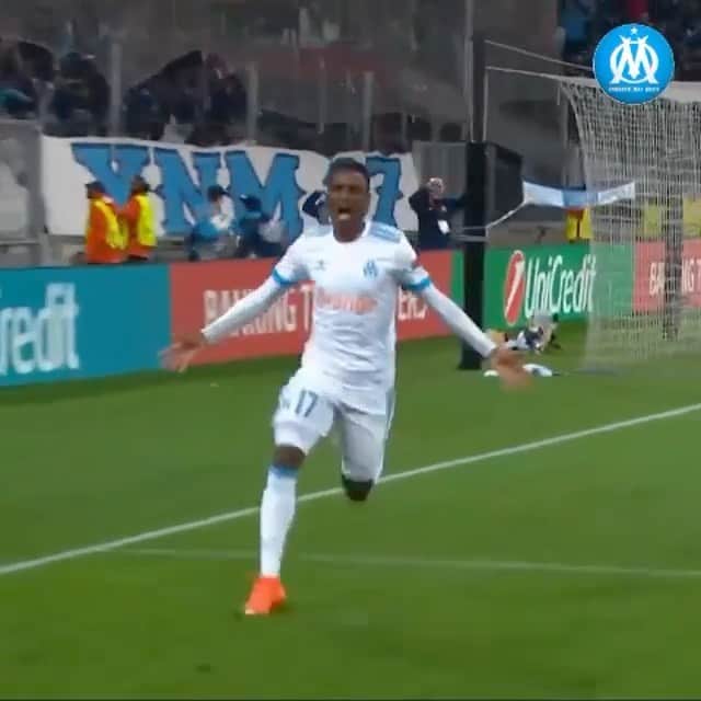 ブナ・サールのインスタグラム：「12/04/2018 🙇🏽‍♂️💭 OM/LEIPZIG  Le plus beau match et la plus belle ambiance de ma carrière depuis mes débuts à @olympiquedemarseille 😄 Le meilleur moyen pour se rappeler que l’on vit aussi pour pouvoir revivre ce genre de moment ! 💫 GodBlessYou 🙏🏾💙」