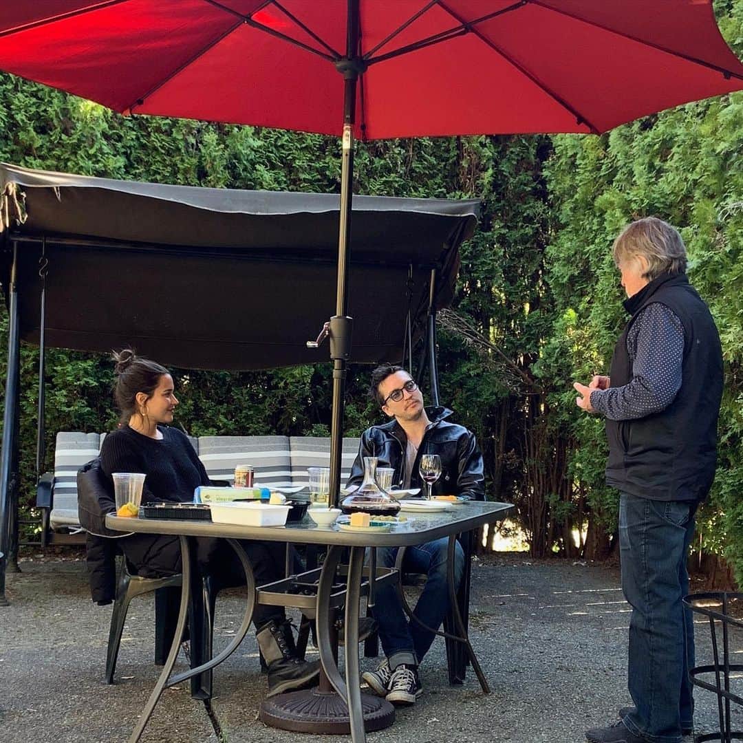 リチャード・ハーモンのインスタグラム：「A different kind of Easter. But lucky enough to see the family.」