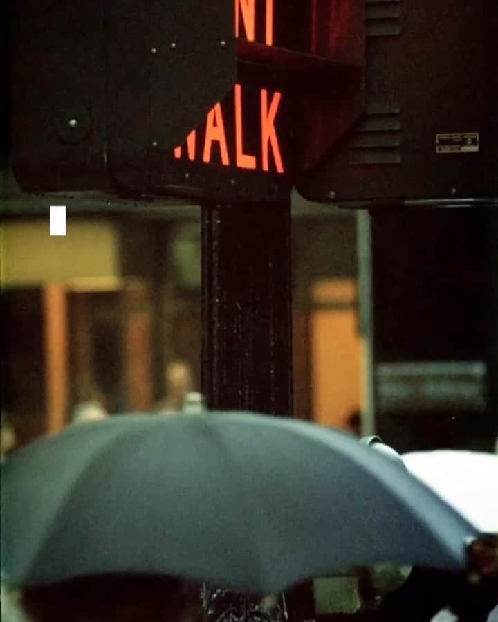 奥村佳恵のインスタグラム：「🙏🏻🌧☁️🌈☀️ #OverTheRainbow #JudyGarland  #SaulLeiter」