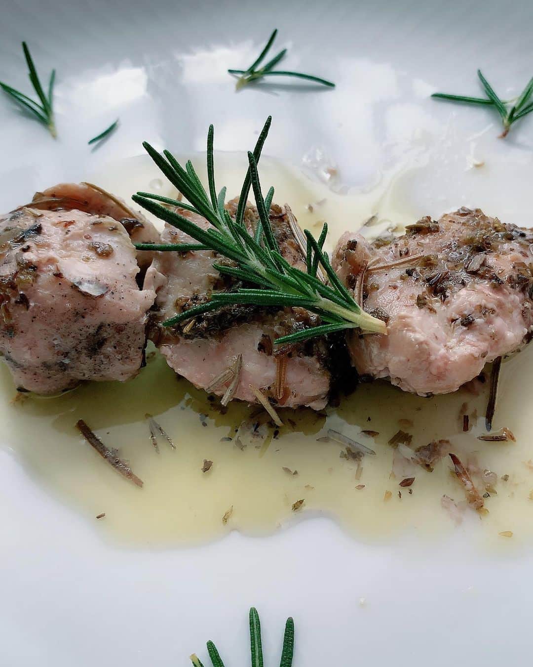 あなたの部屋でローズマリーと一緒に寝られますか？