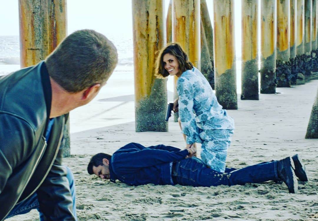 ダニエラ・ルーアのインスタグラム：「Happy to be home but missing my other family too! All new episode of @ncisla tonight on @cbstv 💥 . Feliz em casa mas com saudades desta outra família também! Episódio novo de #ncisla hoje à noite na @cbstv 💥 . #team #squad #takingdownbadguys @chrisodonnell #us #cbs #bestcrewinhollywood」
