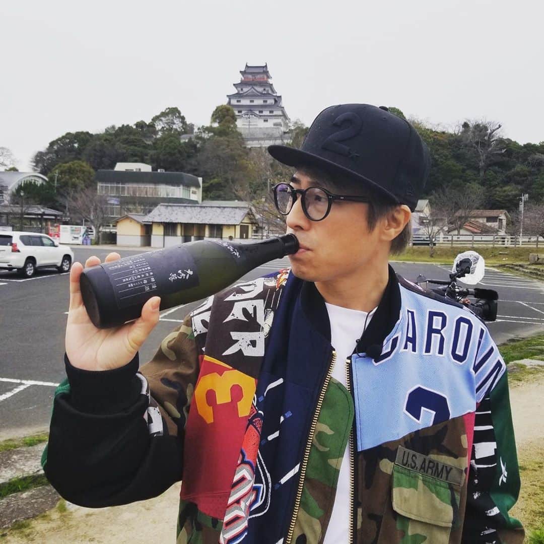 田村淳のインスタグラム：「唐津城 ゾンビランドサガ 焼酎そのまま 最高だったなぁ  #旧写真」