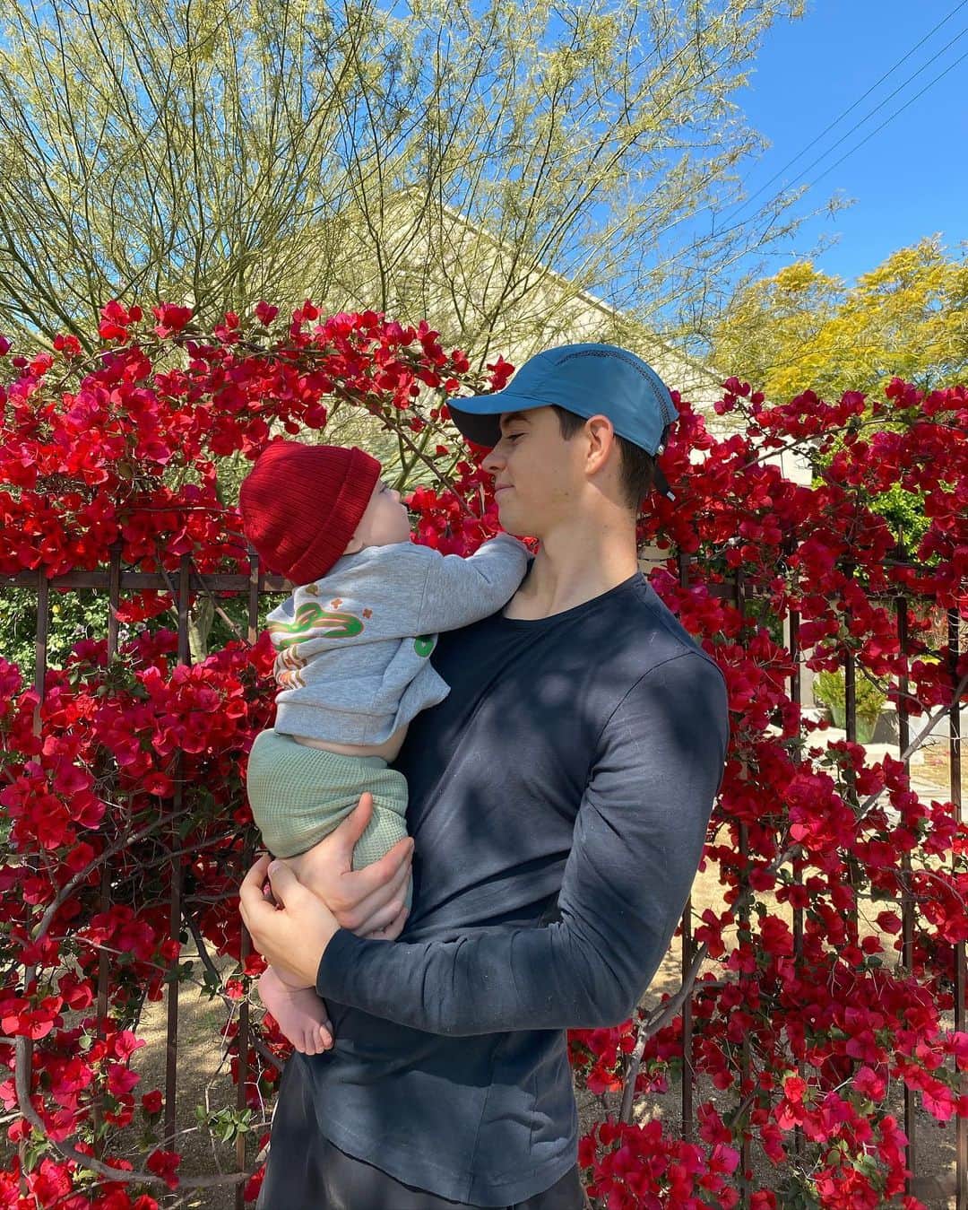 ナッシュ・グリアのインスタグラム：「His 1st Easter 🐣」