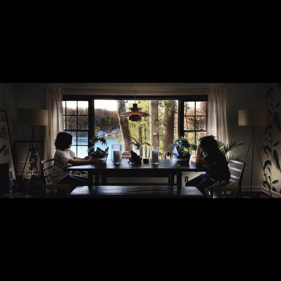 リード・モラノのインスタグラム：「teenage easter」