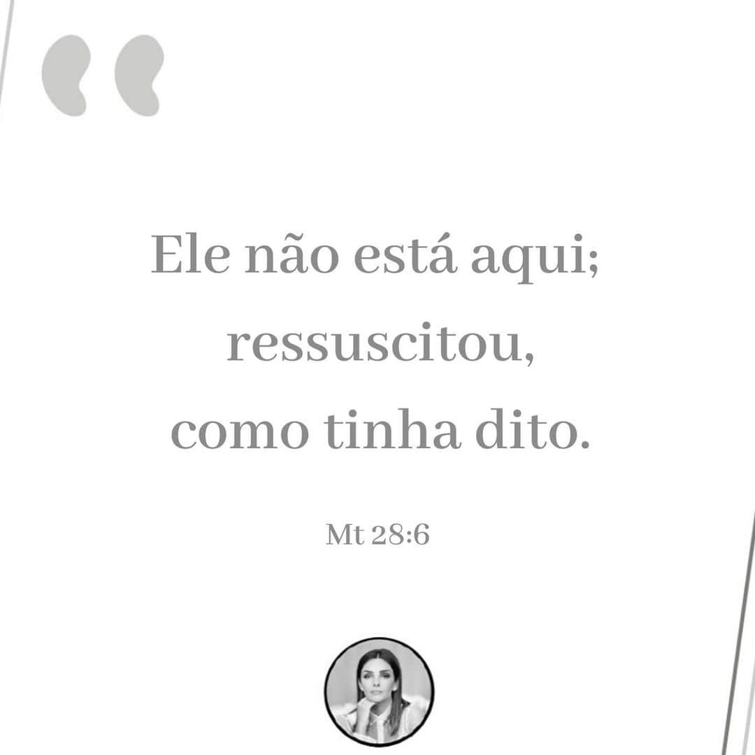 カロリーネ・セリコさんのインスタグラム写真 - (カロリーネ・セリコInstagram)「#CaCelicoEssencia: 🕊 . Mateus 28 . "Depois do sábado, tendo começado o primeiro dia da semana, Maria Madalena e a outra Maria foram ver o sepulcro. O anjo disse às mulheres: "Não tenham medo! Sei que vocês estão procurando Jesus, que foi crucificado. Ele não está aqui; ressuscitou, como tinha dito. Venham ver o lugar onde ele jazia. Quando os chefes dos sacerdotes se reuniram com os líderes religiosos, elaboraram um plano. Deram aos soldados grande soma de dinheiro, dizendo-lhes: "Vocês devem declarar o seguinte: ‘Os discípulos dele vieram durante a noite e furtaram o corpo, enquanto estávamos dormindo’. Se isso chegar aos ouvidos do governador, nós lhe daremos explicações e livraremos vocês de qualquer problema". Assim, os soldados receberam o dinheiro e fizeram como tinham sido instruídos. E esta versão se divulgou entre os judeus até o dia de hoje. Os onze discípulos foram para a Galiléia, para o monte que Jesus lhes indicara. Quando o viram o adoraram; mas alguns duvidaram. Então, Jesus aproximou-se deles e disse: "Foi-me dada toda a autoridade no céu e na terra. Portanto, vão e façam discípulos de todas as nações, batizando-os em nome do Pai e do Filho e do Espírito Santo, ensinando-os a obedecer a tudo o que eu lhes ordenei. E eu estarei sempre com vocês, até o fim dos tempos". "🙏🏻」4月13日 8時11分 - cacelico