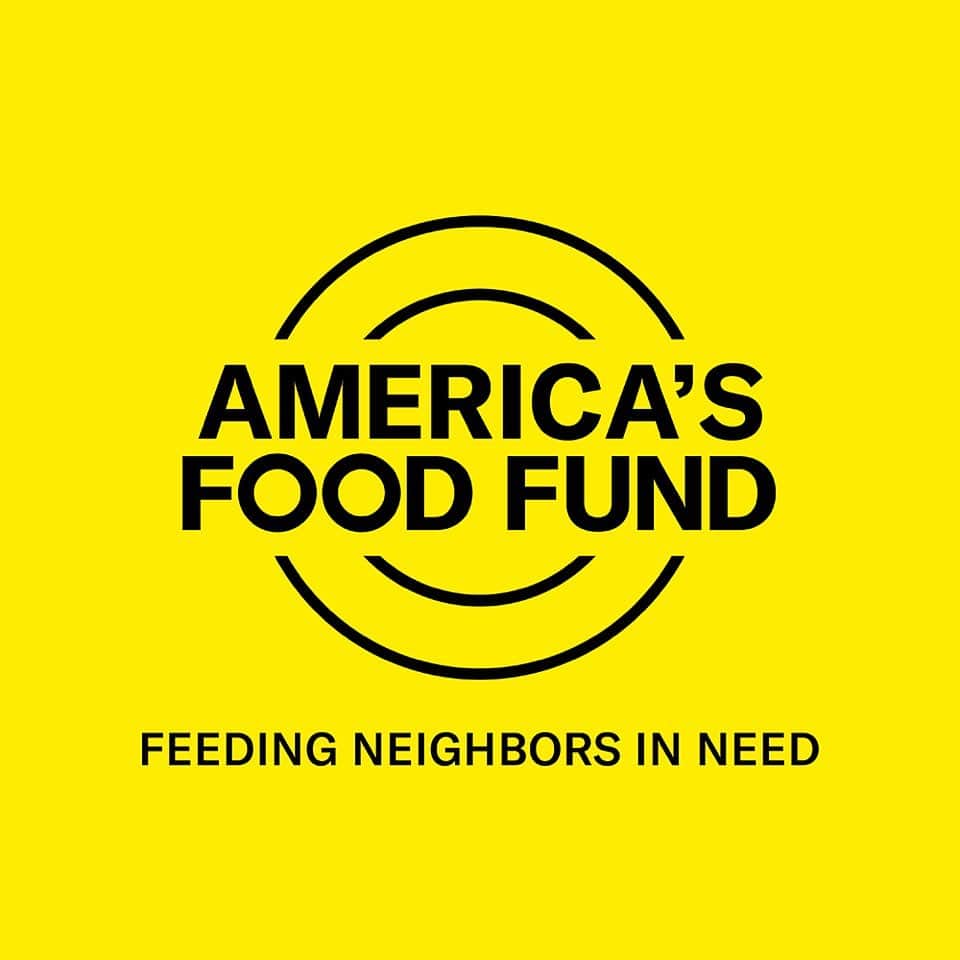 パトリック・J・アダムスのインスタグラム：「I just donated to America’s Food Fund, a new initiative to help fund the coordination, mobilization, distribution and delivery of meals to people impacted by COVID-19. 100% of donations go to partners @FeedingAmerica and World Central Kitchen (@WCKitchen):GoFundMe.com/AmericasFoodFund (See link in bio)」