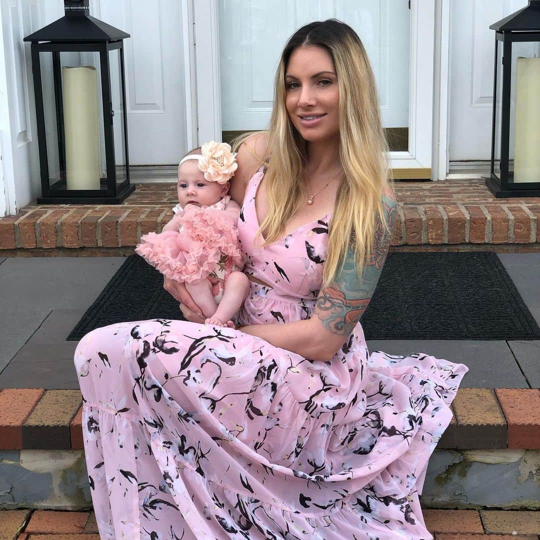 ティーガン・プレスリーのインスタグラム：「My #babybriar 1st Easter!!! I’ve had the most magical day with my girls!! Egg hunt, cooking, baskets.. #momlife」