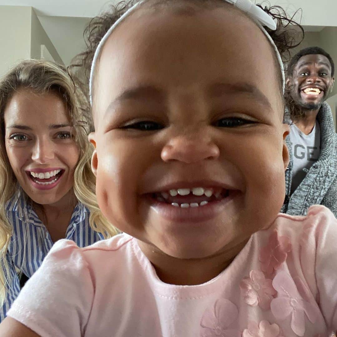 メリッサ・ビショップのインスタグラム：「We tried for a family pic, but she kept popping up to ‘see Corinne’. So we improvised. Easter quarantine was a success in our home but we missed our families immensely. We can’t wait to do any kind of family gathering soon. #easterquarantine #thenriagus」