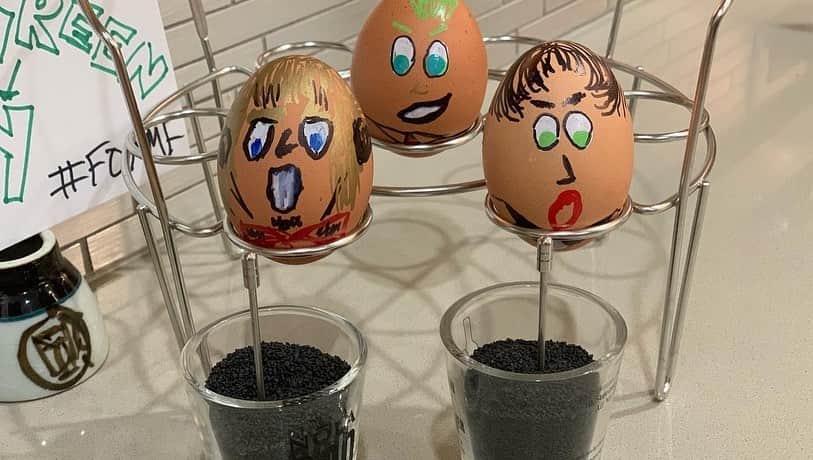 トレ・クールさんのインスタグラム写真 - (トレ・クールInstagram)「Happy Easter everybody!! Thanks @rickbarriodill @sweeetanj for the eggcellent video」4月13日 10時34分 - trecool