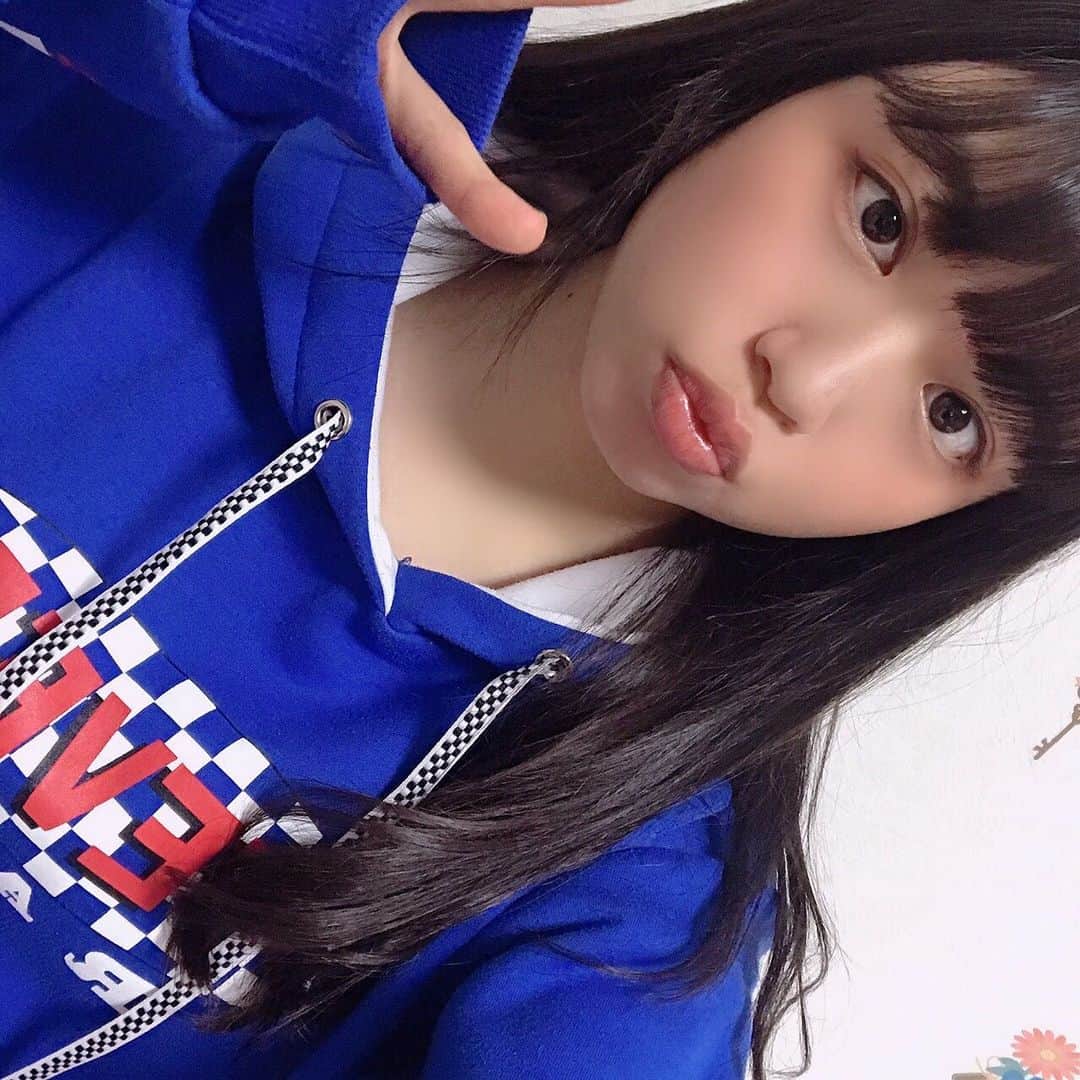 吉田万葉のインスタグラム：「#お家時間 何してる？  #おうち時間 #jk #sjk #girl」