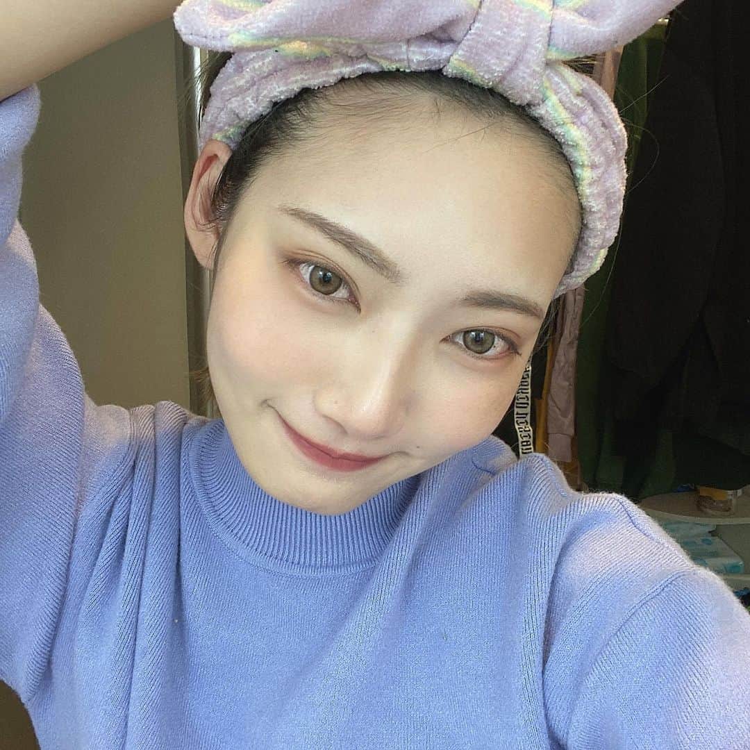ゆりのインスタグラム：「やっっっっと眉毛のコツつかんだわ何十年かかんねん。 おうちにいてもメイクするの楽しい。映えじゃなくても写真は撮る😪」