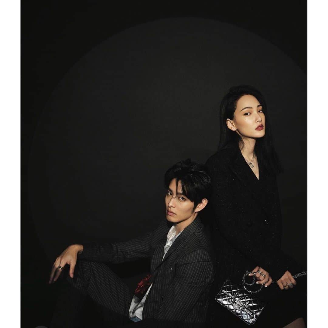 ツァオ・ヨウニン（曹佑寧）のインスタグラム：「@ppaper_magazine 有點😎  #PPAPERFASHION #ATTITUDE90 #COCOCRUSH #曹佑寧 #林映唯」