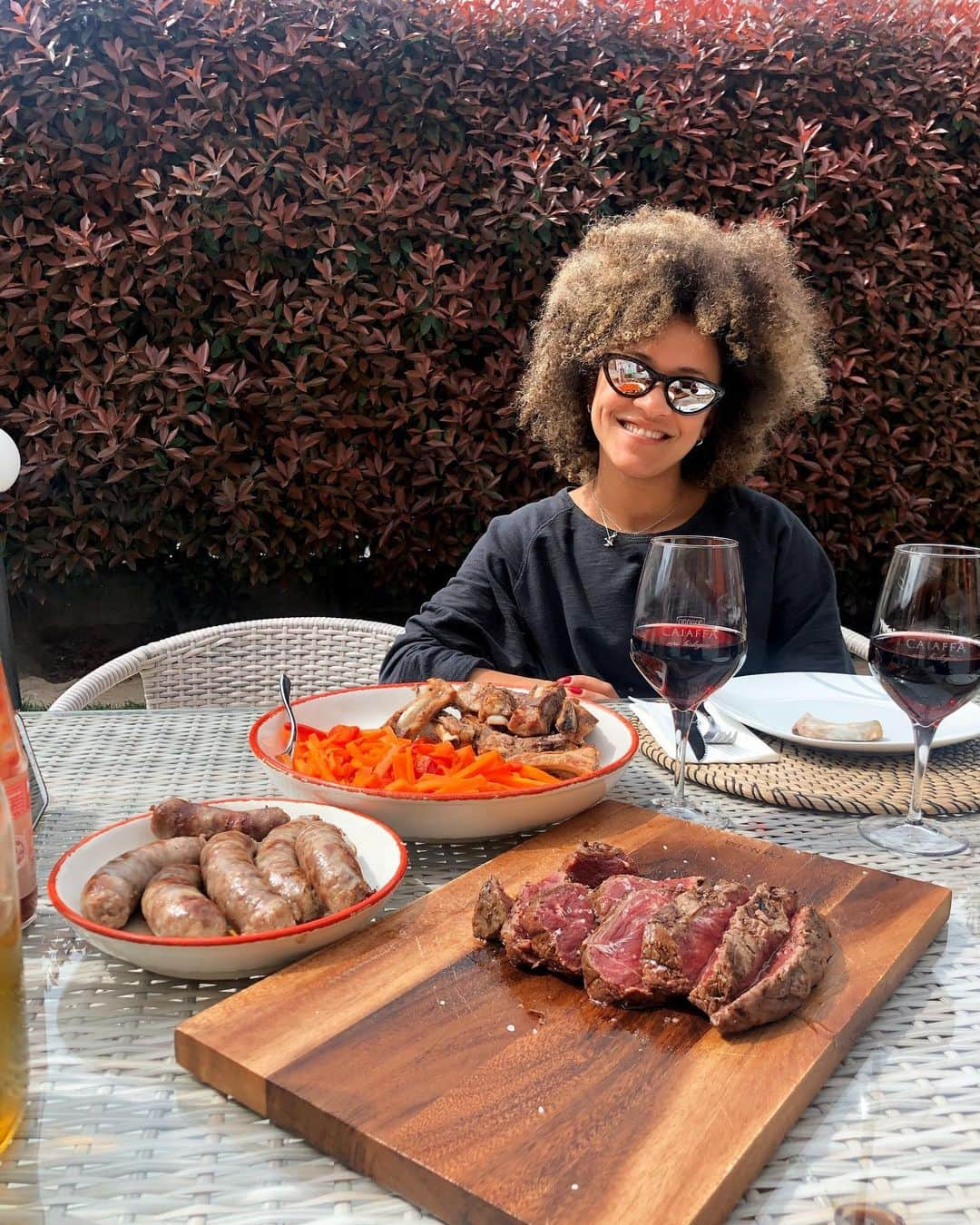 Johanelis HERRERA ABREUさんのインスタグラム写真 - (Johanelis HERRERA ABREUInstagram)「Buona pasquetta 🐣🥩🍖🦴🥕🍓🍋🍷 #pasquetta #sunnyday #eatclean #eating #grigliata #athome #iorestoacasa #carneallagriglia #adoro #garden #vinello #stayhome #staystrong」4月13日 21時17分 - johanelisherrera