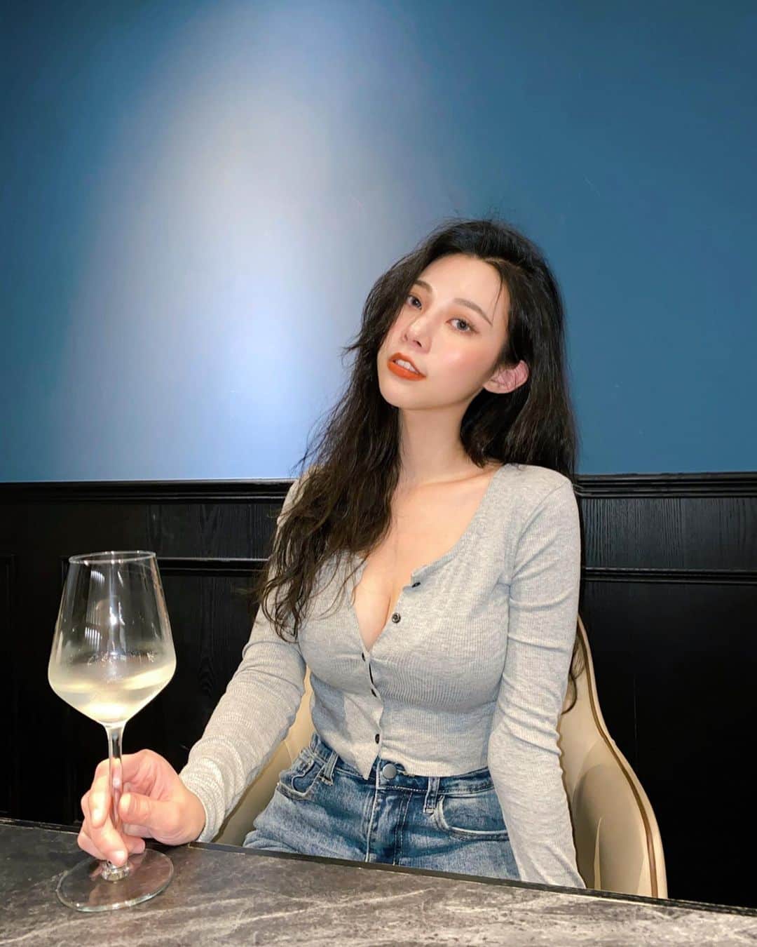 張香香のインスタグラム：「🥂」