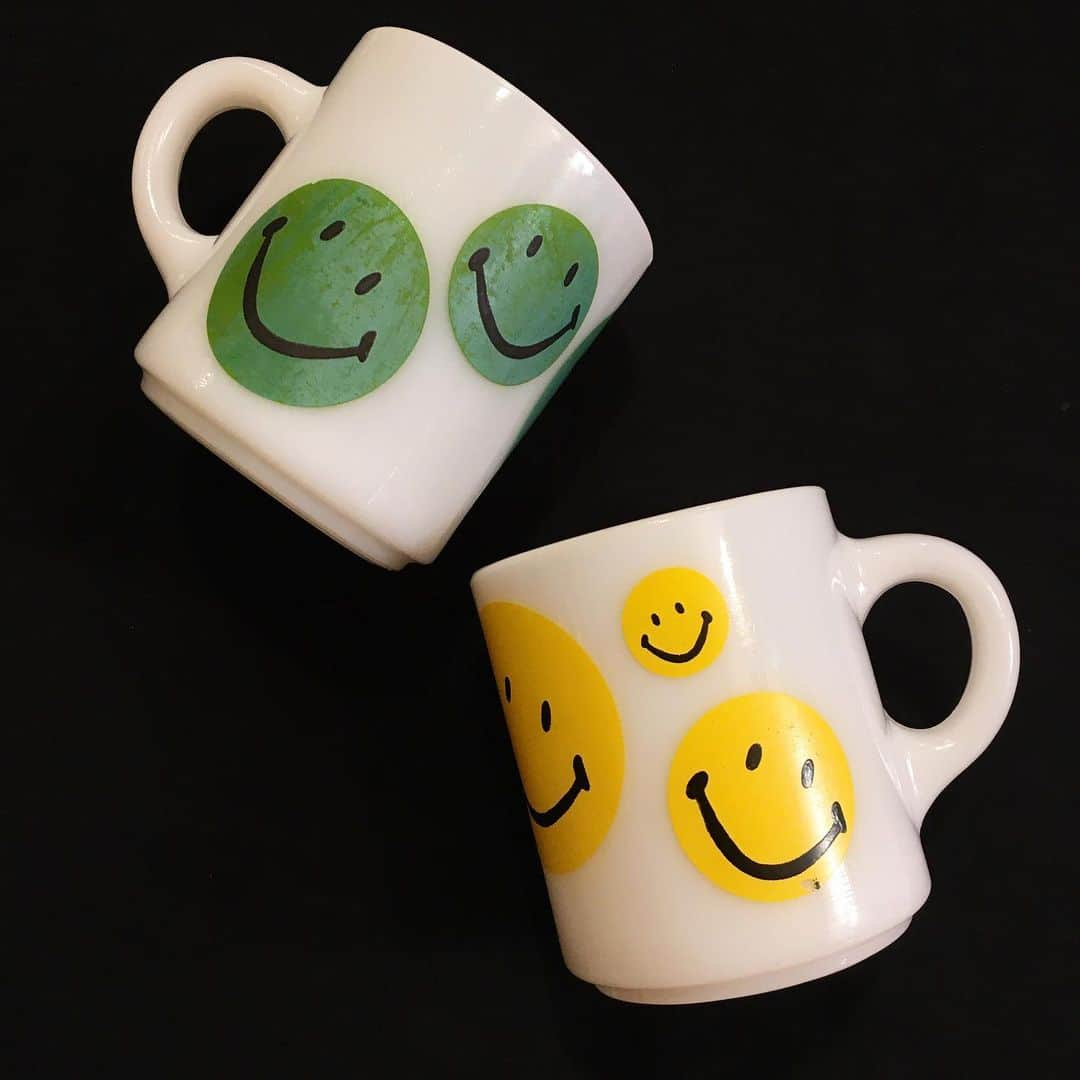 おもちゃやSPIRALさんのインスタグラム写真 - (おもちゃやSPIRALInstagram)「Vintage HazelAtlas Smiley Face Mug入荷しました！﻿ ﻿ ちょっと良いマグだとテンションもちょっとあがります☺️☕️﻿ ﻿ どちらも4800円です！」4月13日 14時41分 - spiral_toy