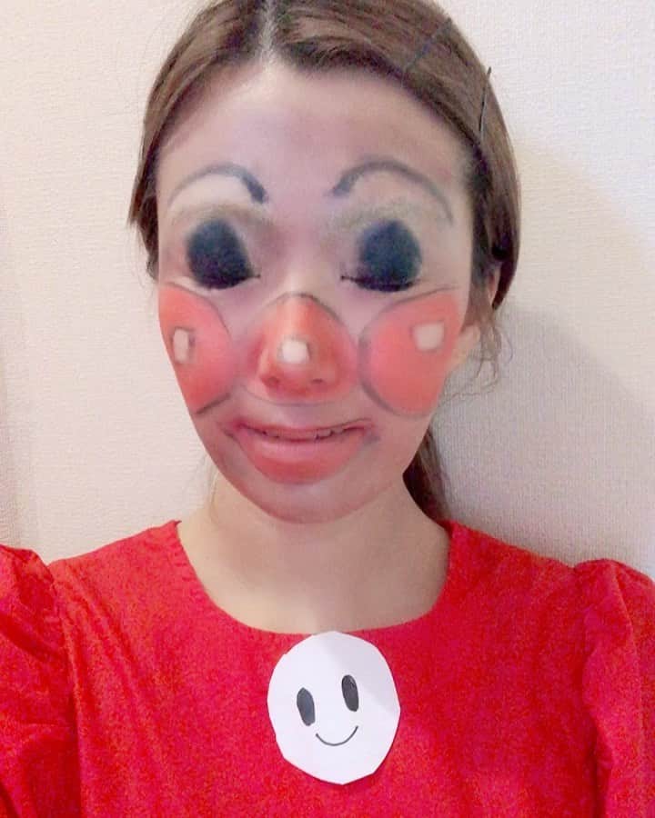 夏奈子のインスタグラム：「みんな大好きアンパンマン❤️ 「元気100倍！アンパンマン！！」 #自撮りリレー #元気といえば #アンパンマン #マッキーペン #アイシャドウ  #自粛中の過ごし方  #頑張ろう #1人でも元気になってほしい  #がんばろう #いちをものまねww」