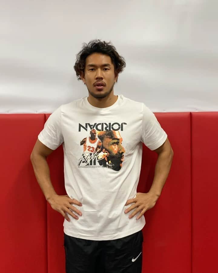 山中亮平のインスタグラム：「広島東洋カープの小園選手（@kozocarp51）から【熱男リレー】が回ってきました！ みんなで力を合わせて乗り越えていきましょう！ #熱男リレー #ひとつになって乗り越えよう  次はあなたの番です！ 君たちならやってくれる！笑 @rakuby15 @koking3333 @inahashi_7 @shokei1003」