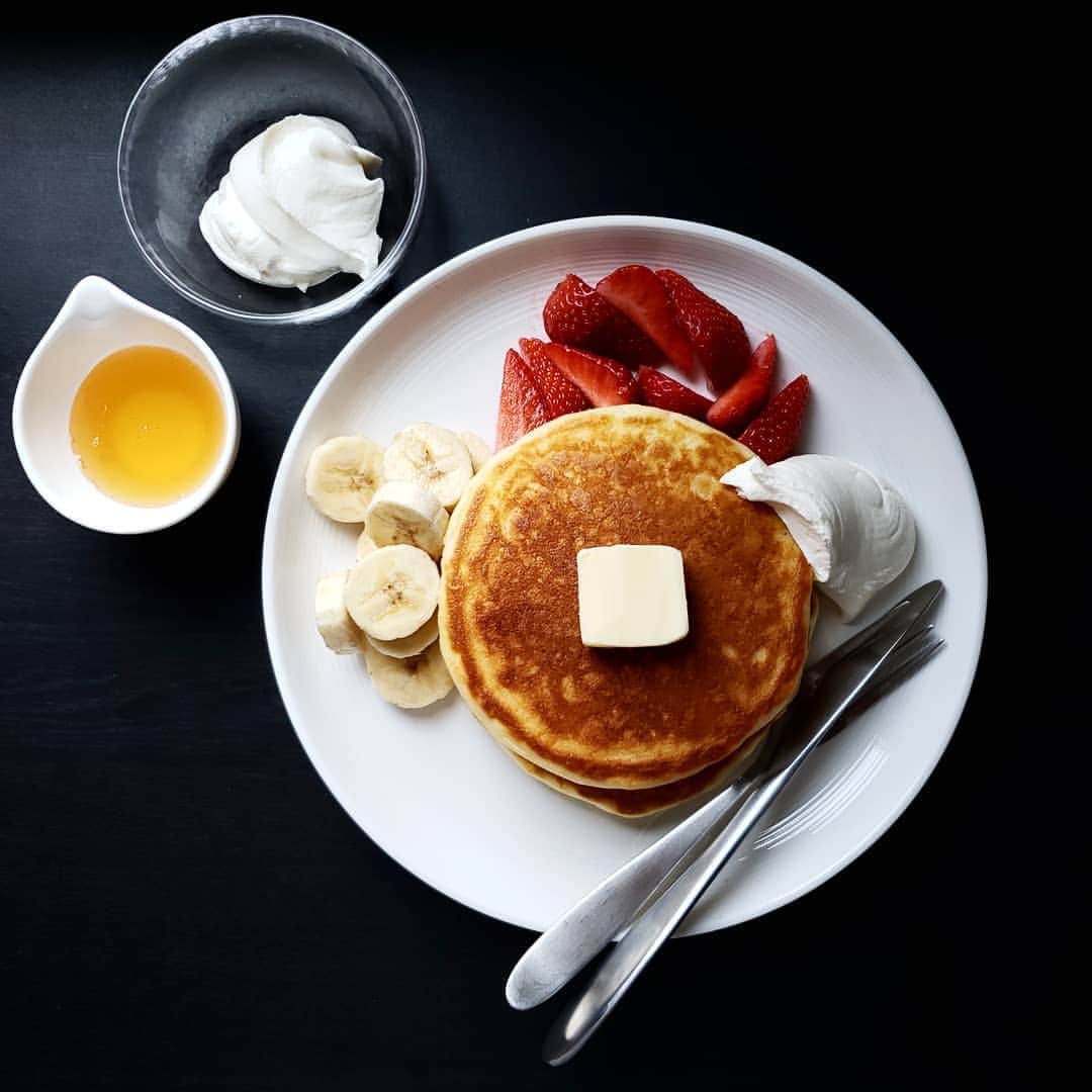 滝沢杏弥さんのインスタグラム写真 - (滝沢杏弥Instagram)「パンケーキを焼きました🥞 米粉を使って、アガベシロップとマスカルポーネを。料理する時間が増えますね🏠👩‍🍳 #パンケーキ#cooking#pancakes」4月13日 15時50分 - aya_takizawa_