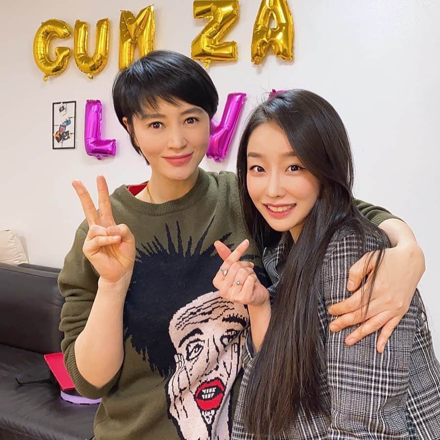 ムン・イェウォンのインスタグラム：「꺄.. 심쿵.. 너무 떨렸습니다... 선배님... 사...랑.. 합니다 😍 #하이에나 #정금자 #백운미」