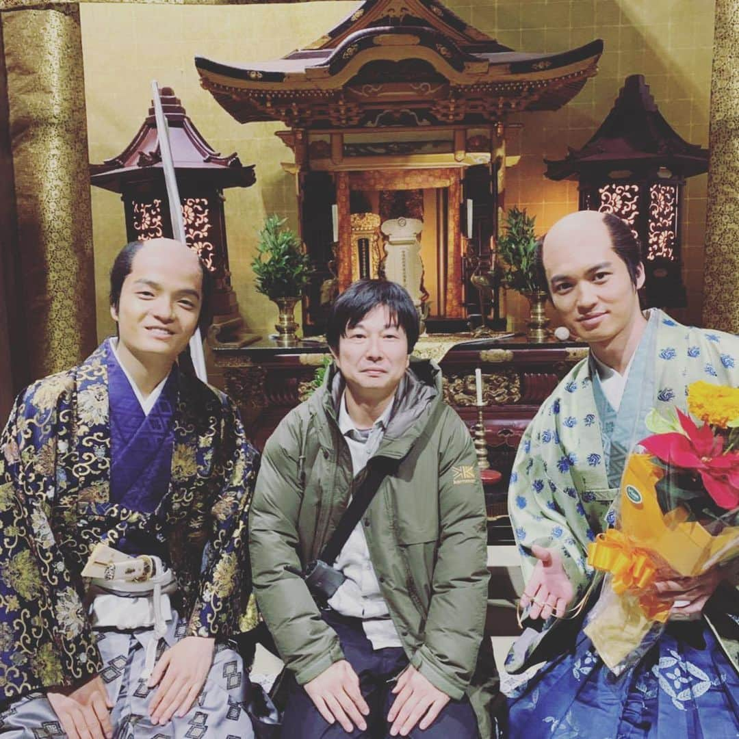 荒井敦史さんのインスタグラム写真 - (荒井敦史Instagram)「#柳生一族の陰謀 徳川忠長を演じました。 時代劇奥深い。 勉強になります。 御視聴ありがとうございました。 何度もお仕事させてもらってる御三方と。 宅麻伸さんと！ 岡山天音くんと西片監督！ #荒井敦史」4月13日 16時17分 - atsushi_arai_