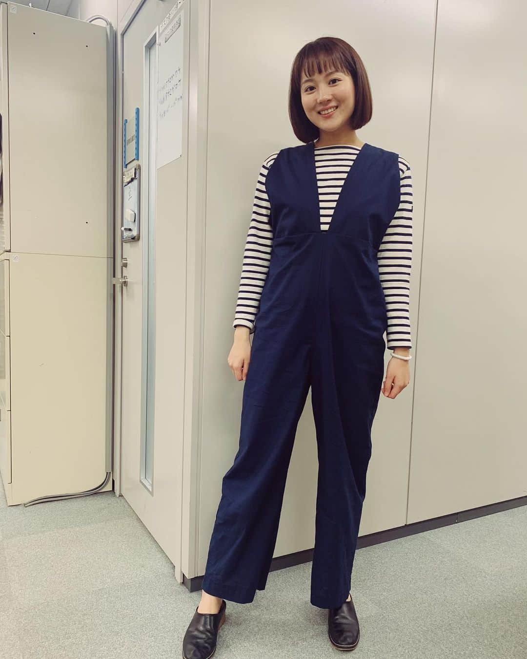 永尾亜子さんのインスタグラム写真 - (永尾亜子Instagram)「家にあった布とミシンを使って、 洋服を作ってみました！ らくちんオールインワンです(^.^) この調子でどんどん作っていこうと思います！  #おうち時間  #ハンドメイド #手作り服」4月13日 16時21分 - ako_nagao