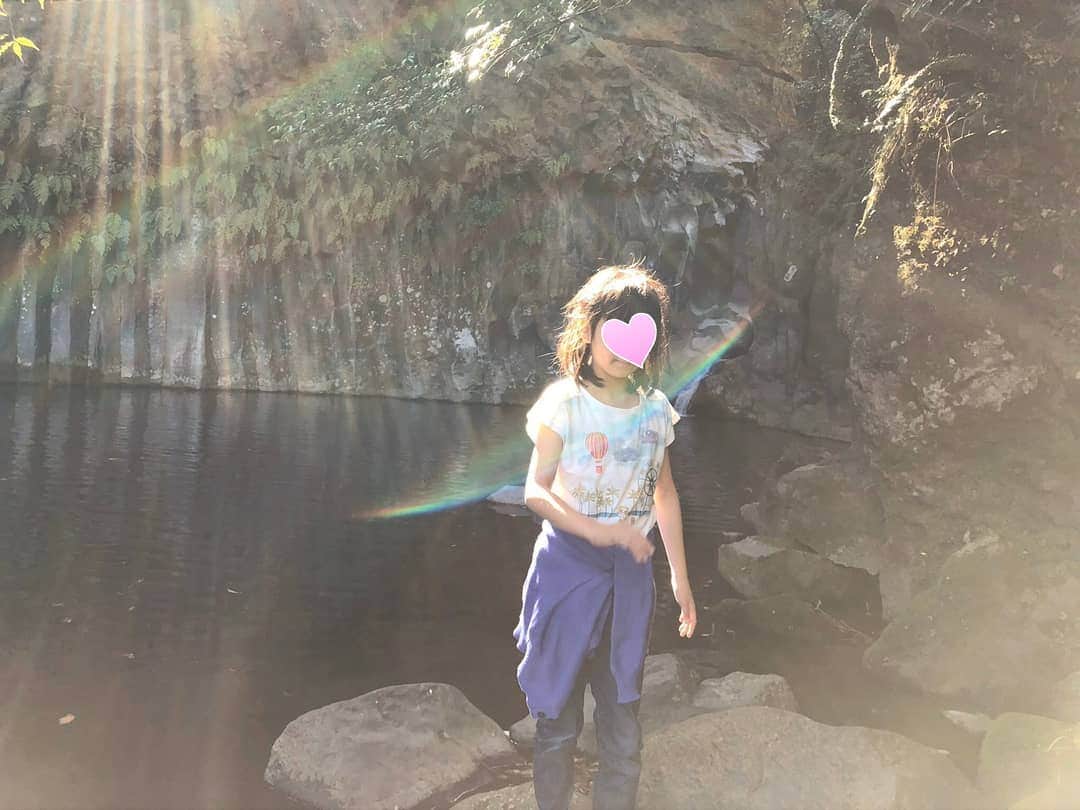 安田さちさんのインスタグラム写真 - (安田さちInstagram)「神秘的な写真🌈  雨のあとには必ず虹が✨  みんなで頑張ろう！  #コロナに負けるな  #9歳長女  #屏風岩」4月13日 17時27分 - sachi.yasuda31