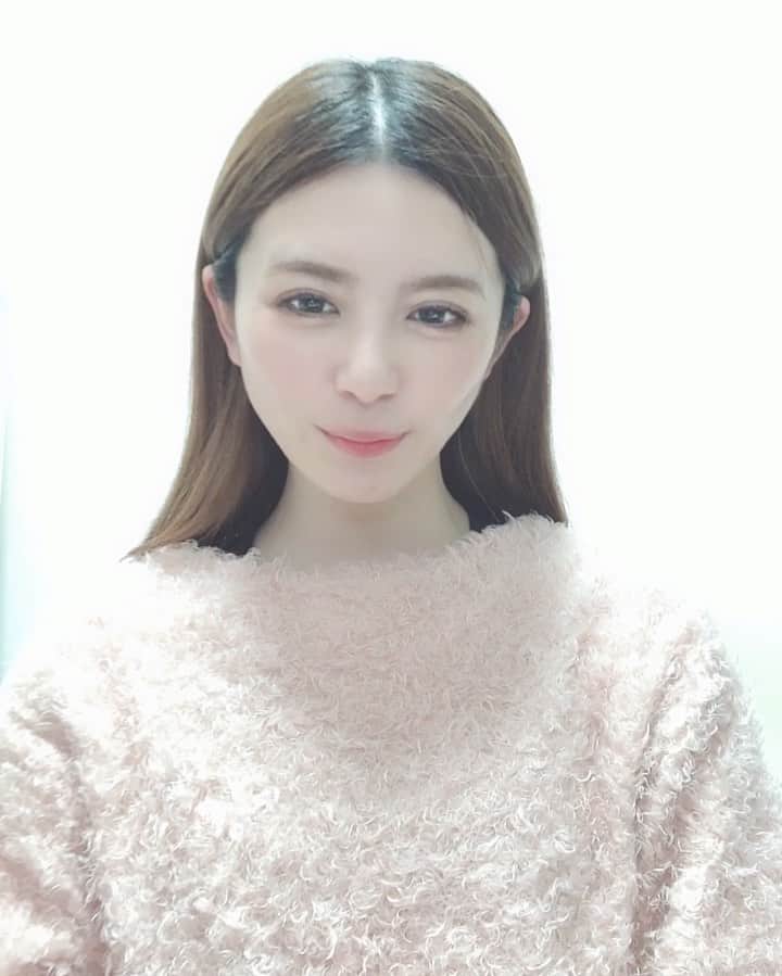 のインスタグラム：「♡ 踊ってみたよ☺️ ハート難しかった💦 ちょっと振り間違えてるけど 笑 心穏やかな日が一日でも早く来ますように🙏 _ So that you and i can meet again I'll give you a lovely song If your heart is disturbed Let's me listen.by your side While wishing to be close to you I'll keep loving We met at the same time I will protect you la la la‥ _ @nissy_nissystaff  #nissy #君と僕がまた逢えるように #今僕にできること  #西島隆弘  #stayhome #おうち時間  #栗林里莉 #ririkuribayashi #japanese」