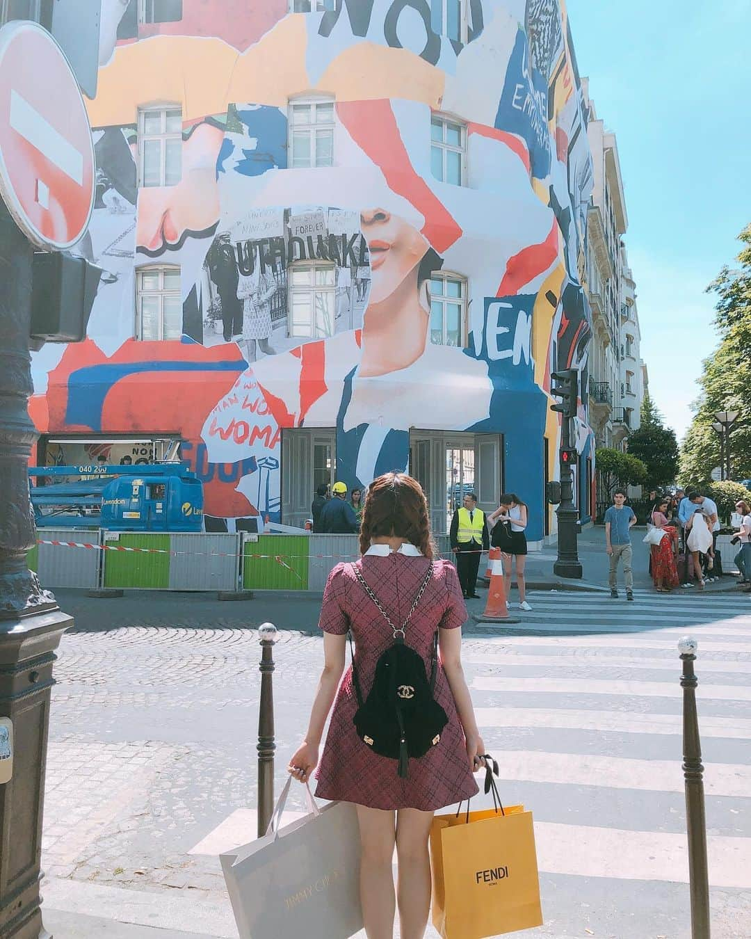 菊地亜美さんのインスタグラム写真 - (菊地亜美Instagram)「. この時期昔の海外旅行写真眺めてしまう事よくある🇫🇷 出産前の2人きり旅行は もう儚く散ってしまったかな🤦‍♀️ まぁそれもそれで🤘 今を楽しく今を生きるだね😝🤘 . 家にいる間にせっかくだからあれやろこれやろ❣️ って思いすぎて、 やりたい事沢山でどんどん日が経っていく😂 とりあえず家で撮る番組のコメント録りとか 仕事を先にやらなきゃね🤣🎥」4月13日 18時03分 - amikikuchi0905