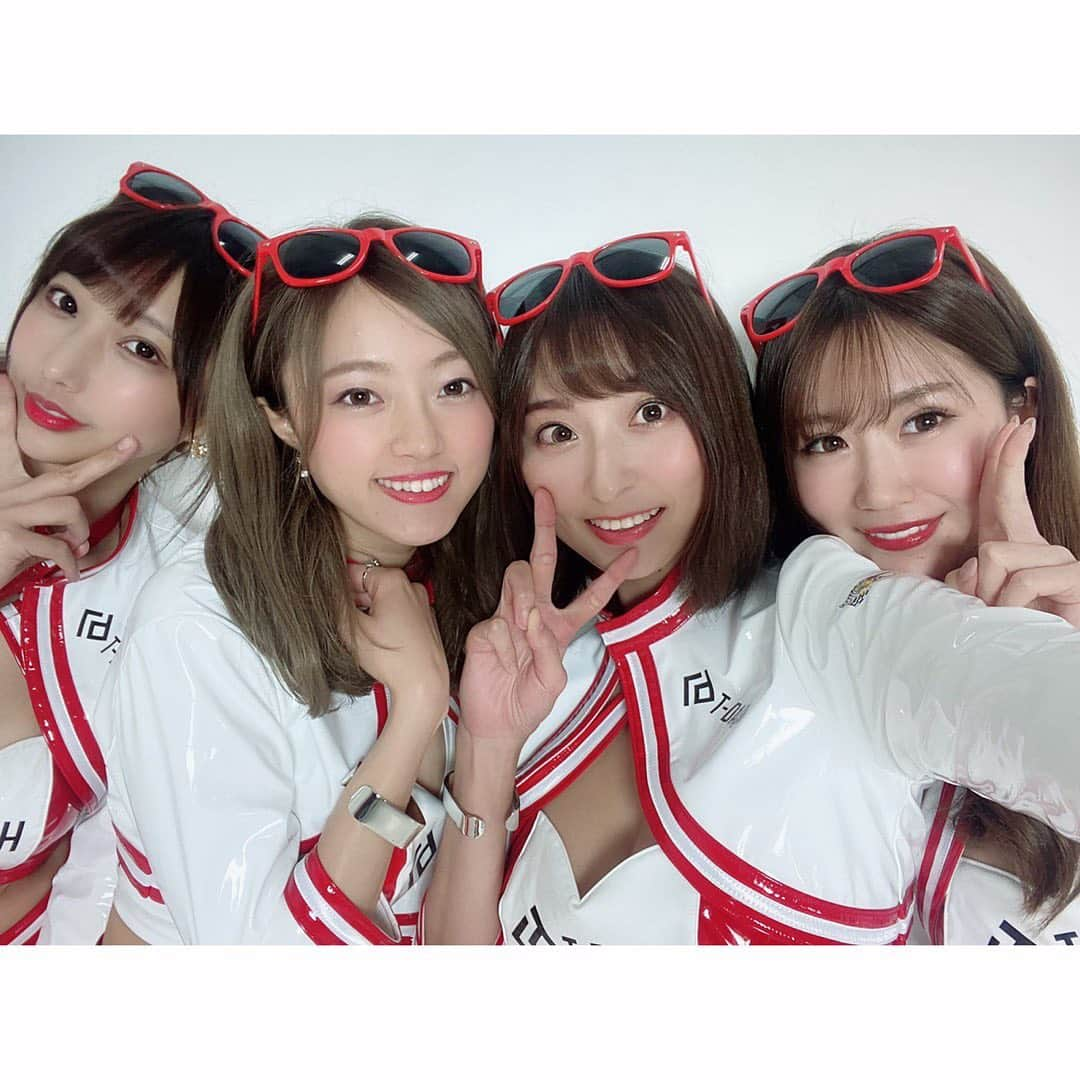 日南まみさんのインスタグラム写真 - (日南まみInstagram)「🏎 T'DASH JLOC エンジェル❤︎ 皆スタイル良くて可愛すぎてすごおい🥺🥺🥺 . . . 早くみんなに会いたいよぉ😢 私はずっとお家にいるよ🏠 ゲームしたり愛犬と遊んで 1日が終わる感じ🐶🎮 明日からSHOWROOM配信 するよ😎😎😎 . 皆んな、頑張ろうね😢💓 . . .  #SGT#supergt#gt300#スーパーgt#tdash#JLOC#エンジェル#tdashjlocエンジェル#レースクイーン#racequeen#日南まみ」4月13日 19時10分 - _maaamiy_